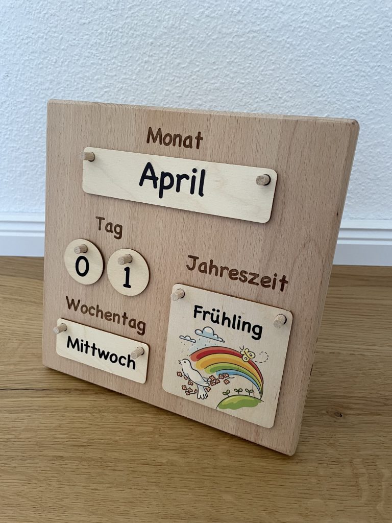 Kalender für Kinder mit Standfuß